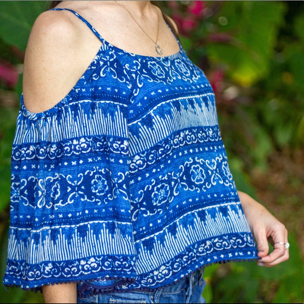 House of Harlow 1960 Aztec Off The Shoulder Blouse